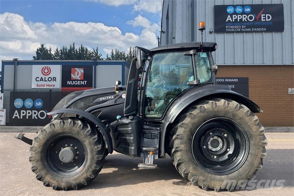Valtra T255V Traktori