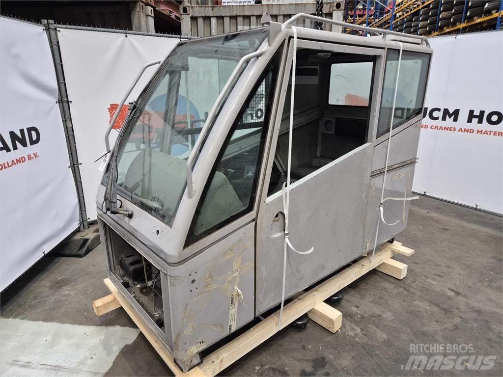  C.T.2 upper cabin Kabīnes un interjers