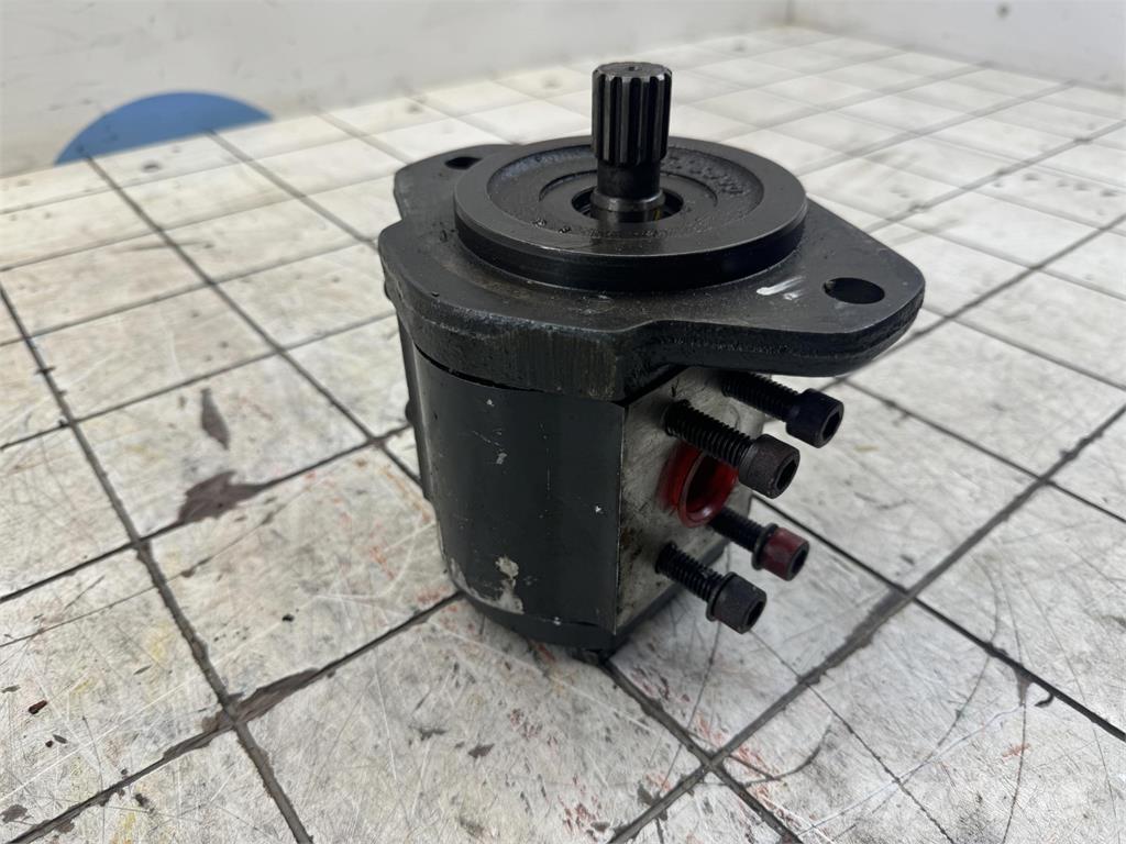  Gear pump Pacēlāju/krānu aprīkojums