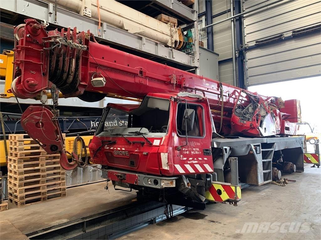 Grove GMK 3055 Visurgājēji celtņi