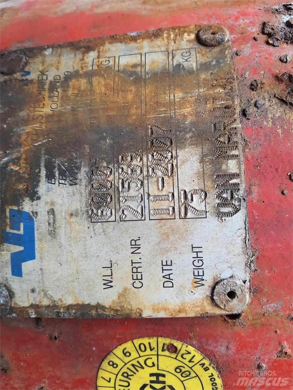 Liebherr Hookball 6T Pacēlāju/krānu aprīkojums