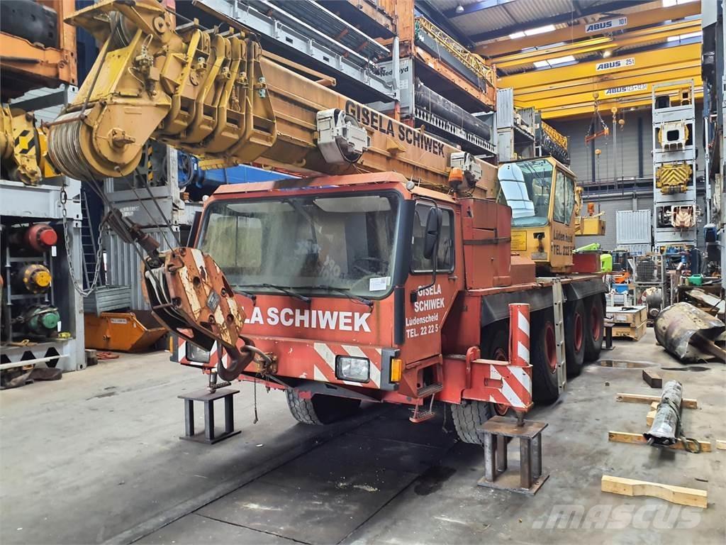 Liebherr LTM 1050 Visurgājēji celtņi