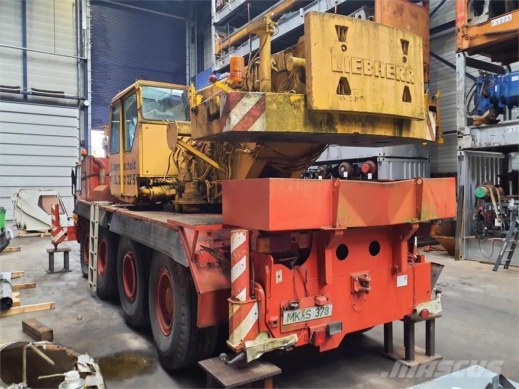 Liebherr LTM 1050 Visurgājēji celtņi