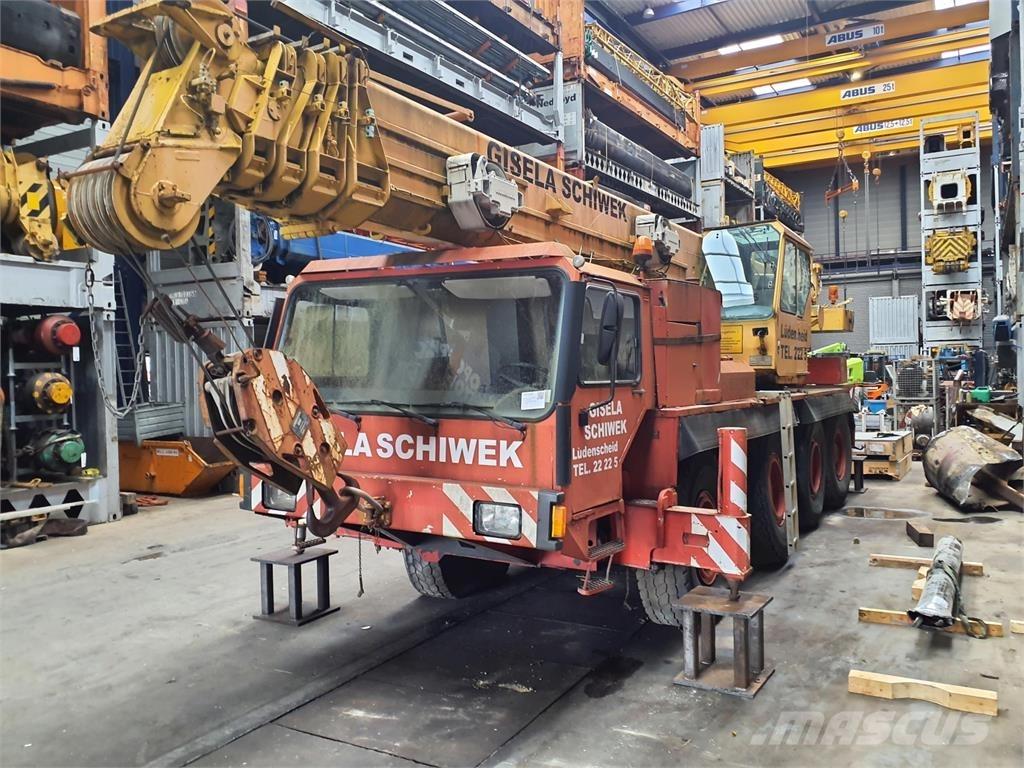 Liebherr LTM 1050 Visurgājēji celtņi