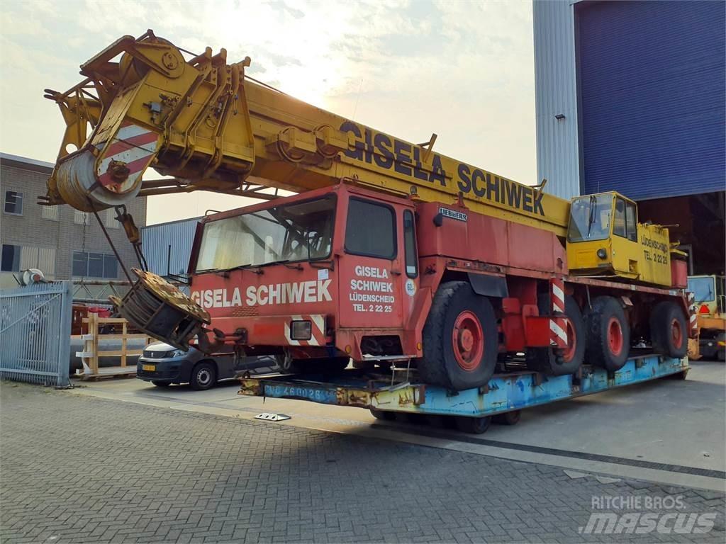 Liebherr LTM 1100 Visurgājēji celtņi
