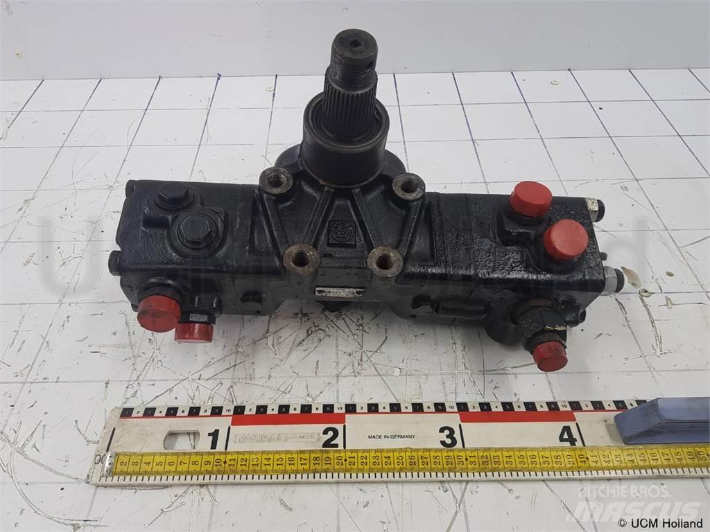  Steering box Pacēlāju/krānu aprīkojums