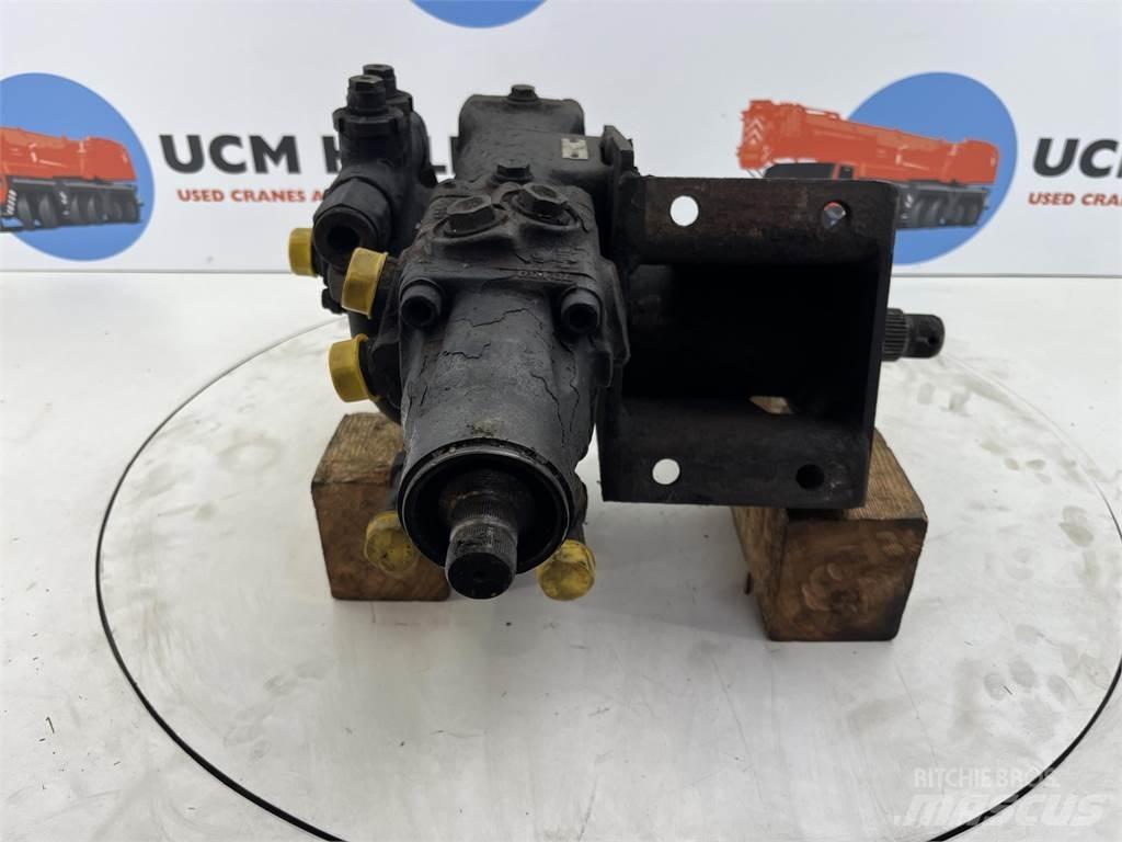  Steering box Pacēlāju/krānu aprīkojums
