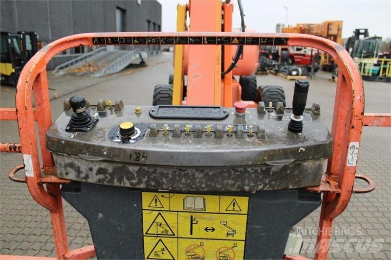 JLG 800AJ Strēles pacēlāji