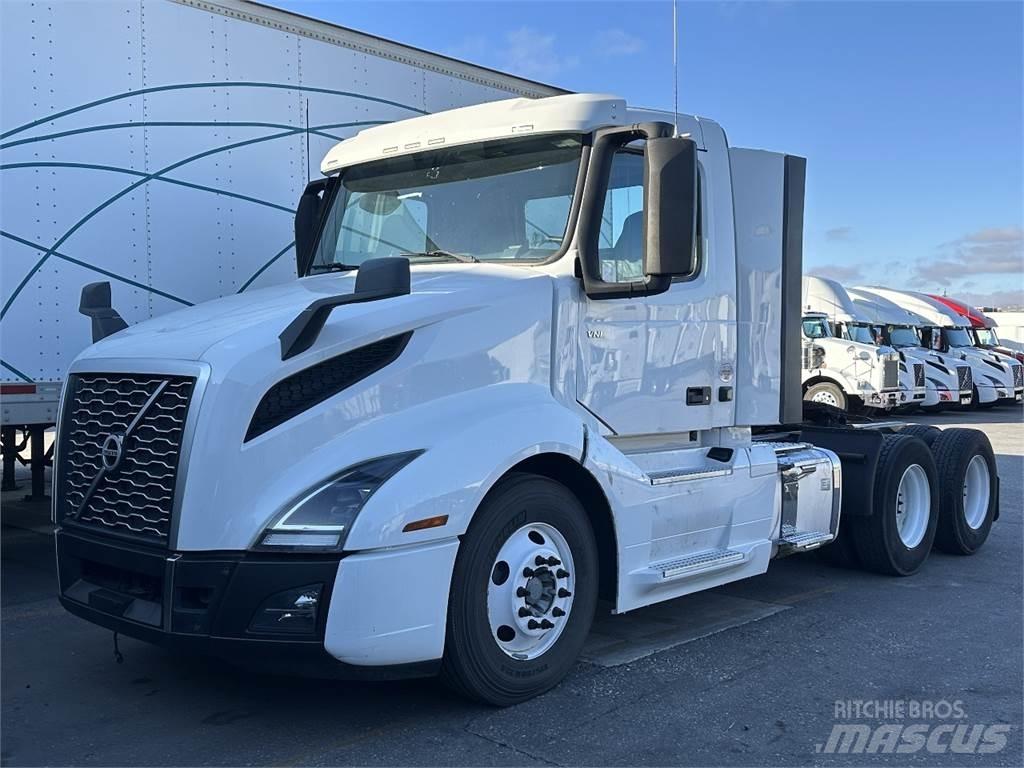 Volvo VNL300 Vilcēji