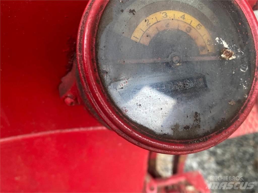 Farmall 400 Būvniecība- Citi
