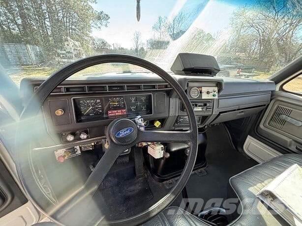 Ford F-800 Būvniecība- Citi