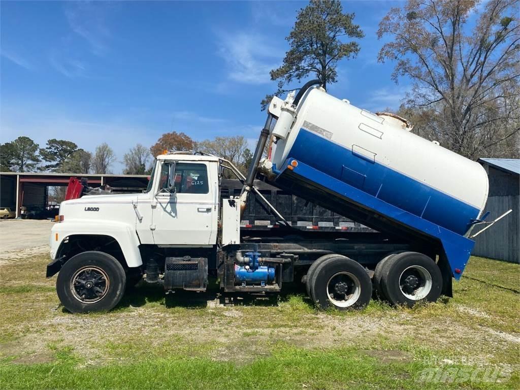 Ford L8000 Būvniecība- Citi