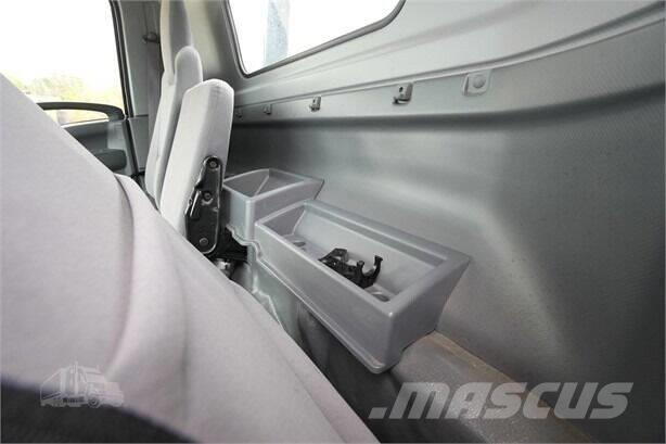 Isuzu NRR Evakuators ar manipulatoru