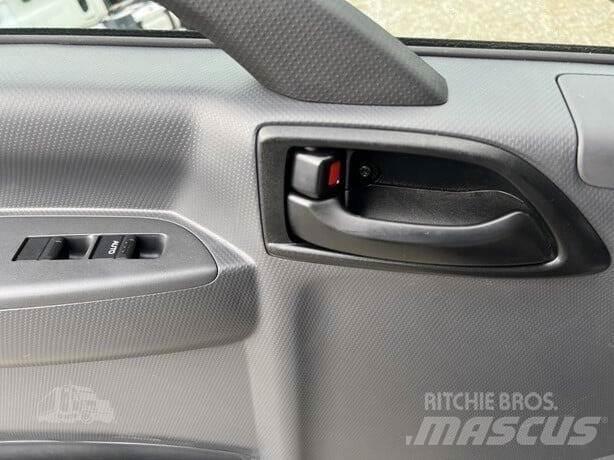 Isuzu NRR Būvniecība- Citi