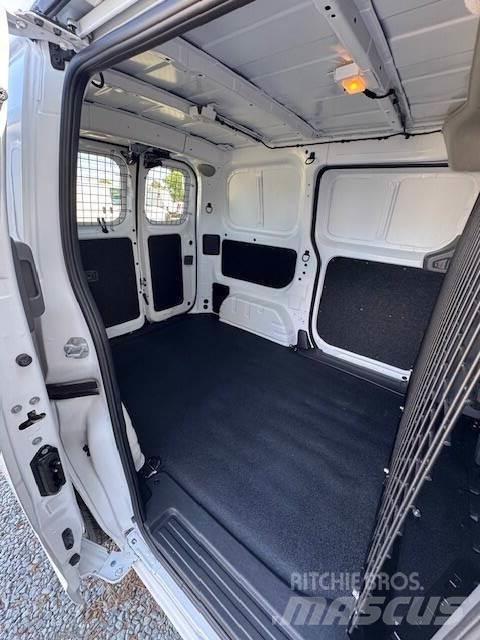 Nissan NV200 Būvniecība- Citi
