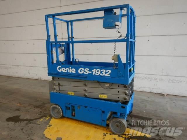 Genie GS1932 Šķerveida pacēlāji