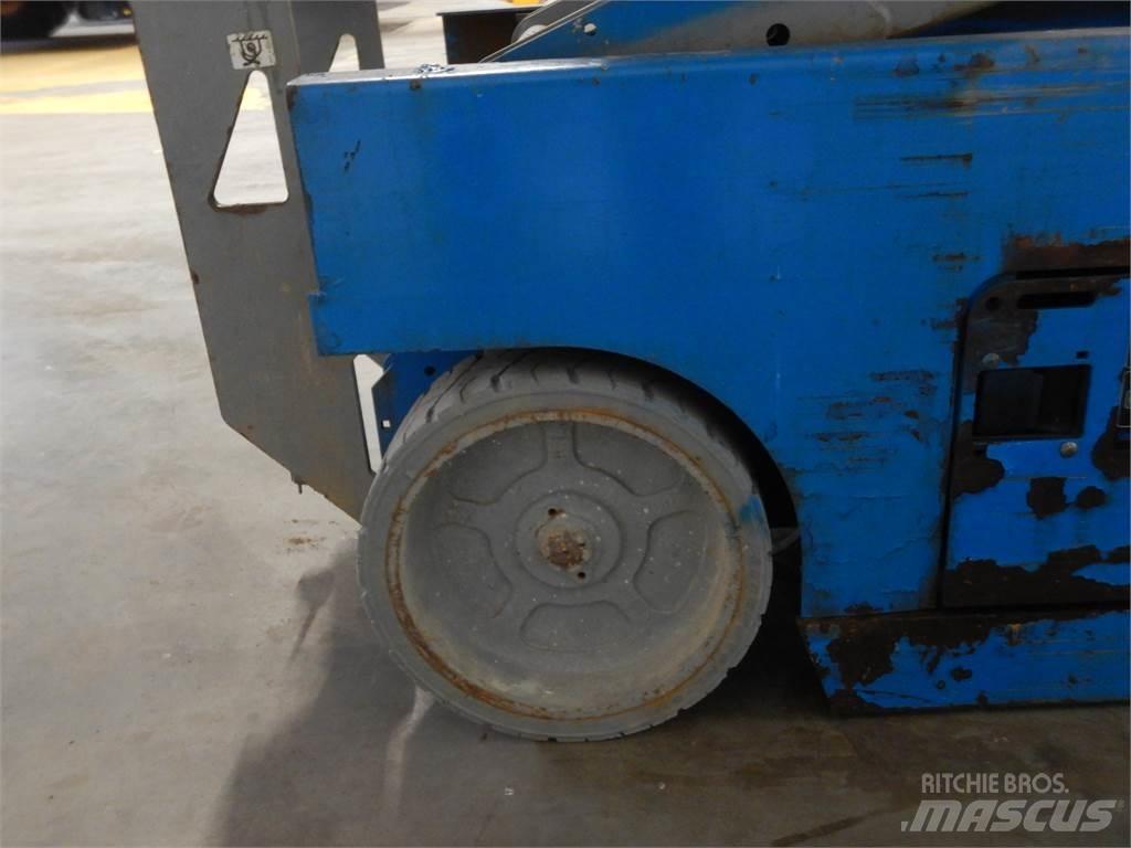 Genie GS2032 Šķerveida pacēlāji