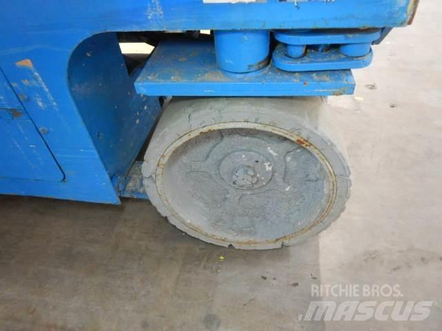 Genie GS2032 Šķerveida pacēlāji