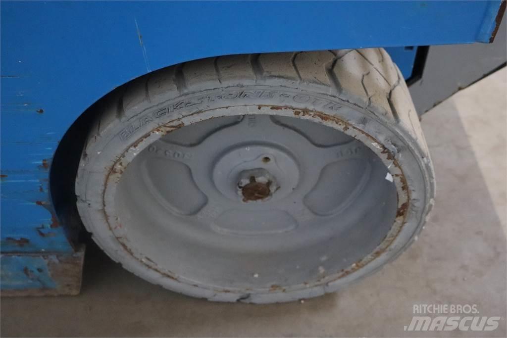 Genie GS2032 Šķerveida pacēlāji