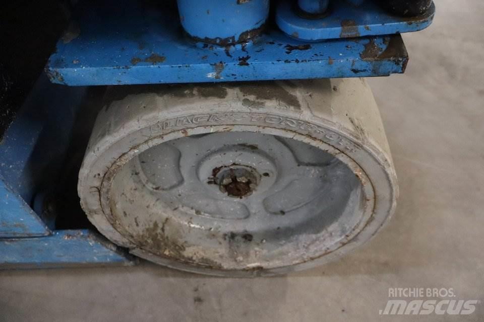 Genie GS2032 Šķerveida pacēlāji