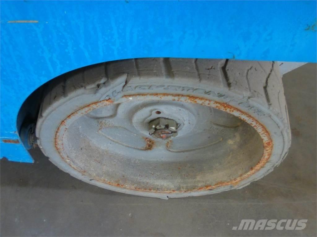 Genie GS2032 Šķerveida pacēlāji
