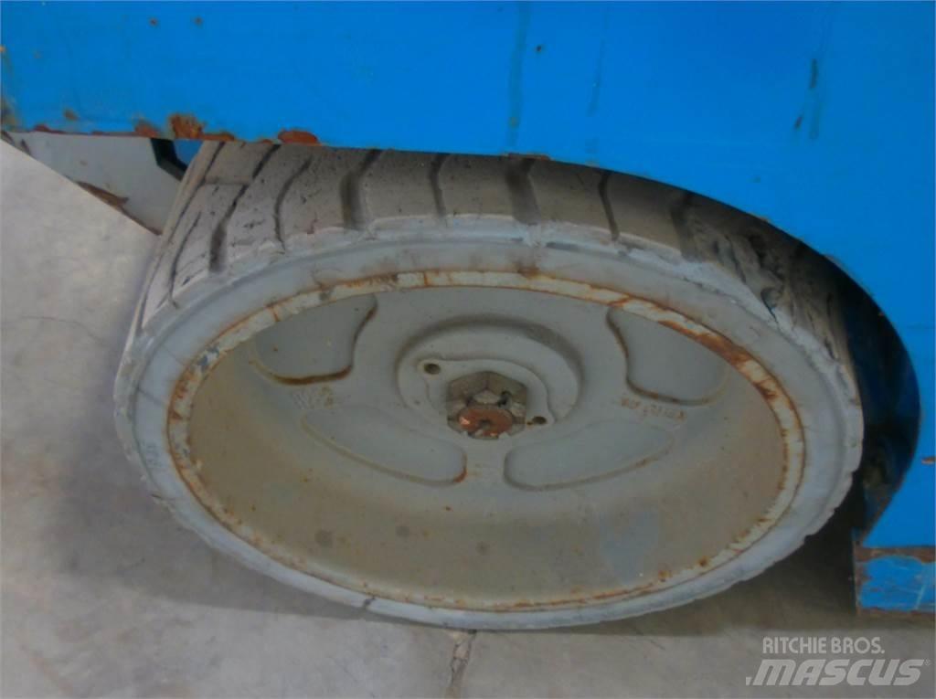 Genie GS2032 Šķerveida pacēlāji