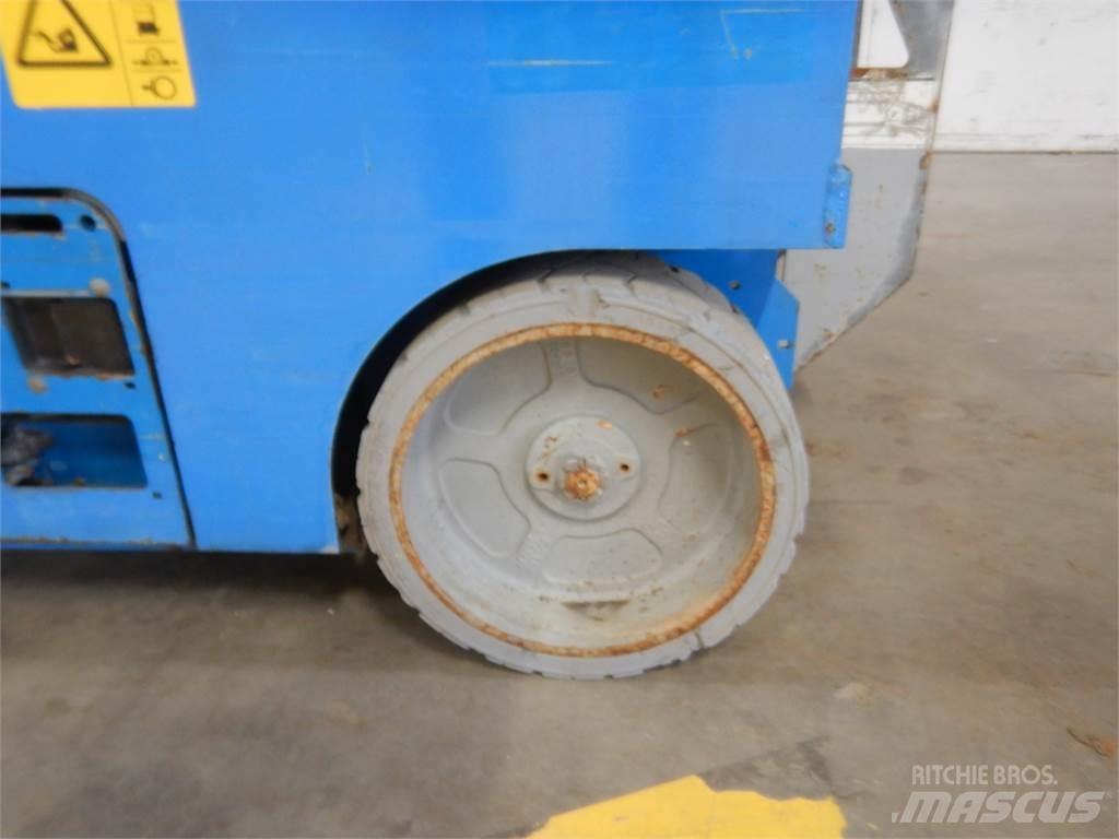 Genie GS2046 Šķerveida pacēlāji