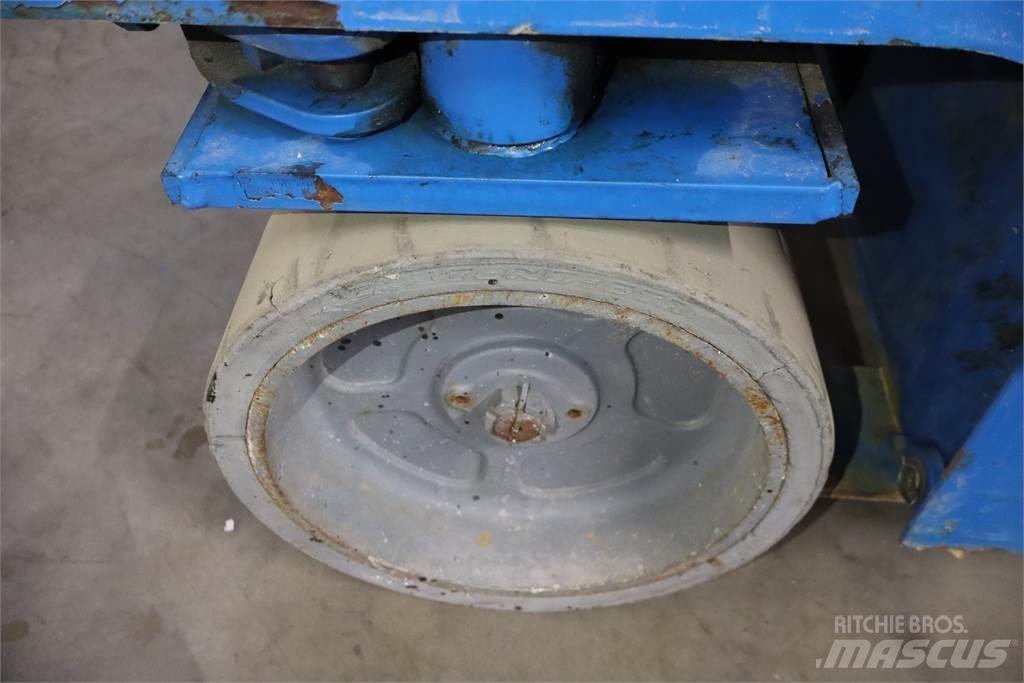 Genie GS2046 Šķerveida pacēlāji