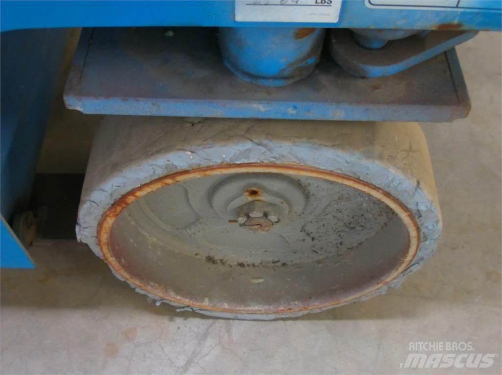 Genie GS2646 Šķerveida pacēlāji