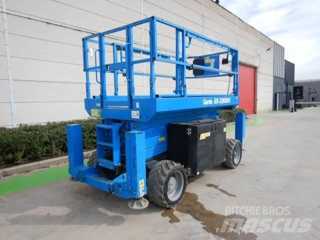 Genie GS3369DC Šķerveida pacēlāji