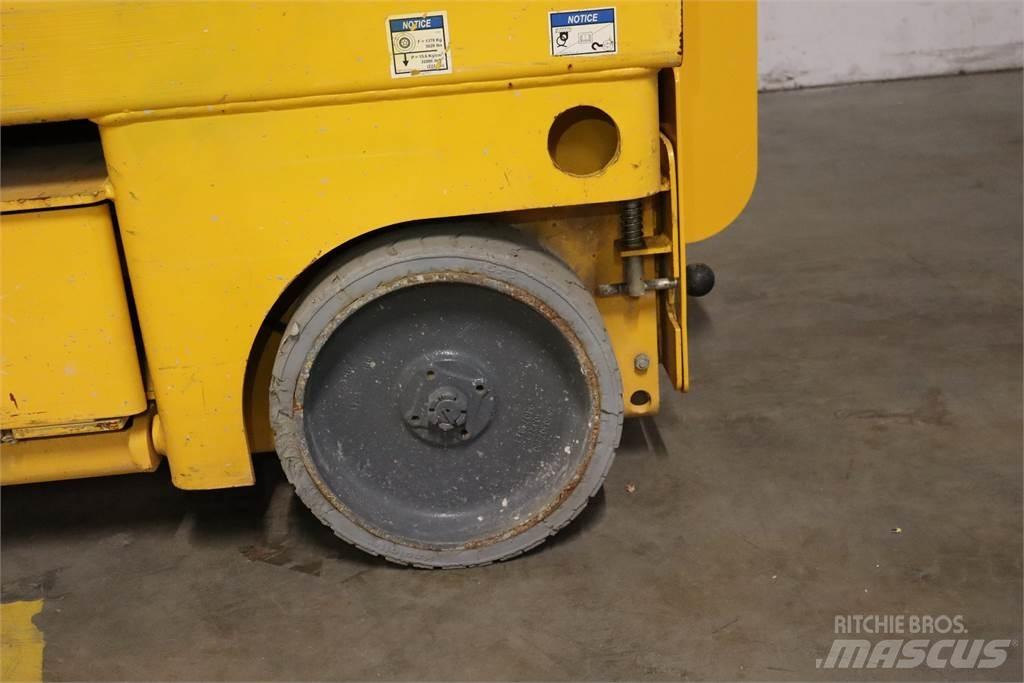 Haulotte Compact 10 Šķerveida pacēlāji