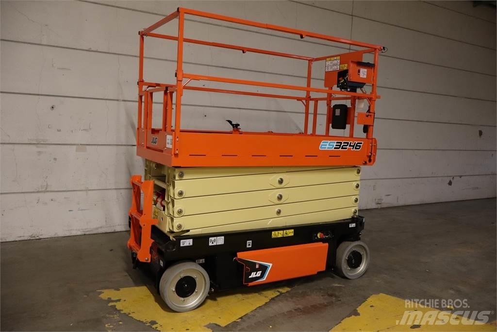 JLG 3246ES Šķerveida pacēlāji
