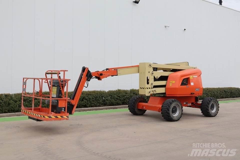 JLG 520AJ Strēles pacēlāji