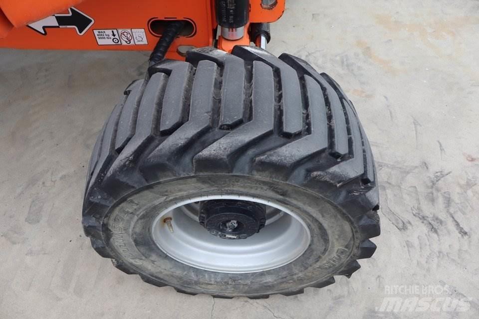 JLG 520AJ Strēles pacēlāji