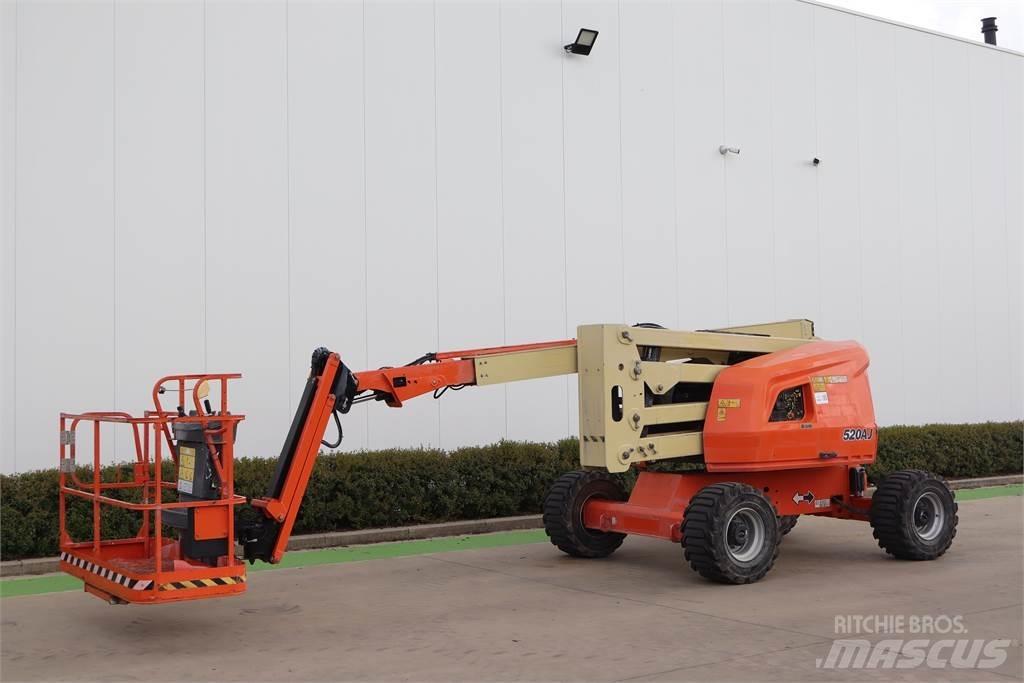 JLG 520AJ Strēles pacēlāji