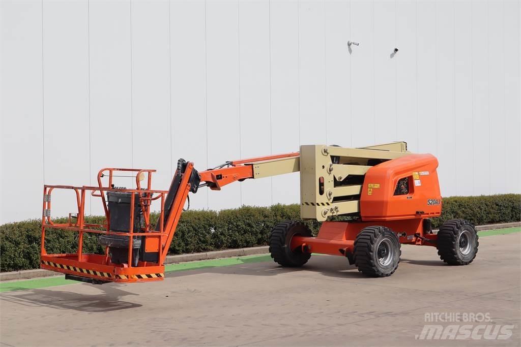 JLG 520AJ Strēles pacēlāji