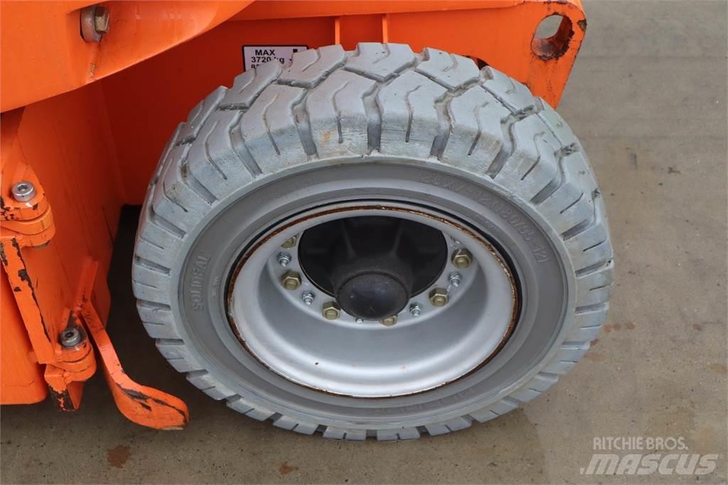 JLG E300AJP Strēles pacēlāji