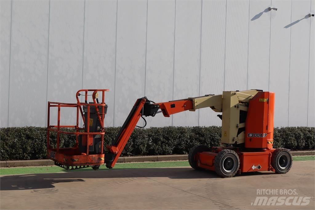 JLG E300AJP Strēles pacēlāji