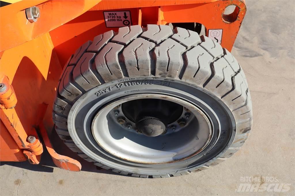 JLG E300AJP Strēles pacēlāji