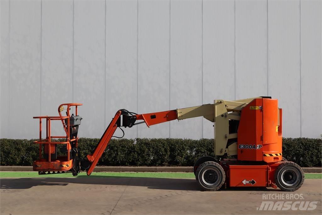 JLG E300AJP Strēles pacēlāji