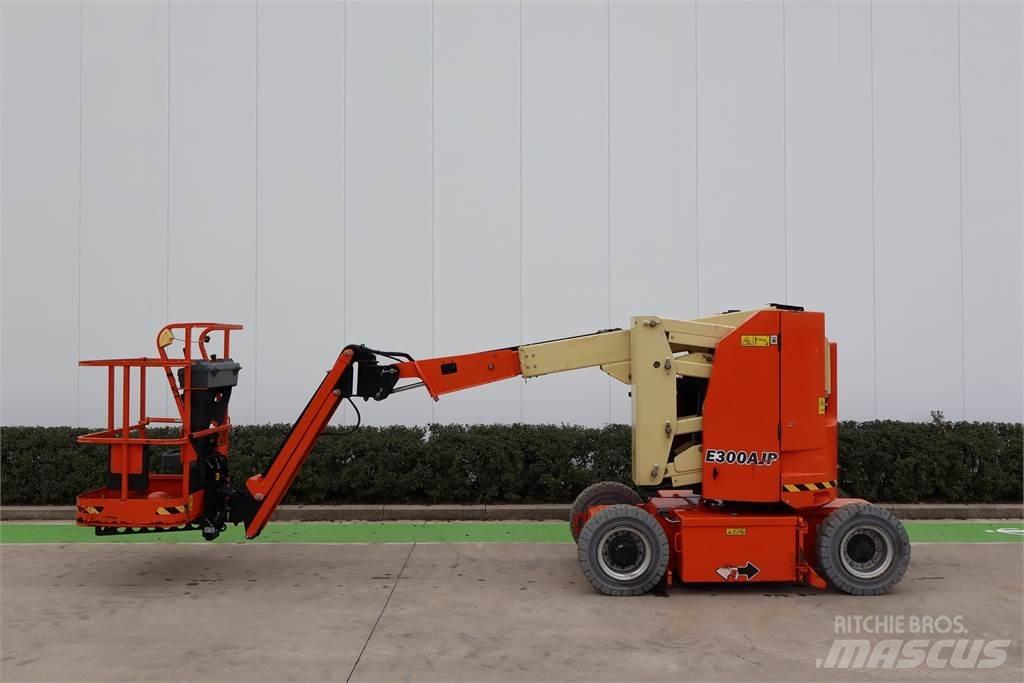JLG E300AJP Strēles pacēlāji