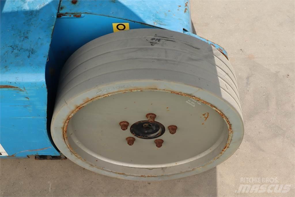 Manitou 120AETJC Strēles pacēlāji