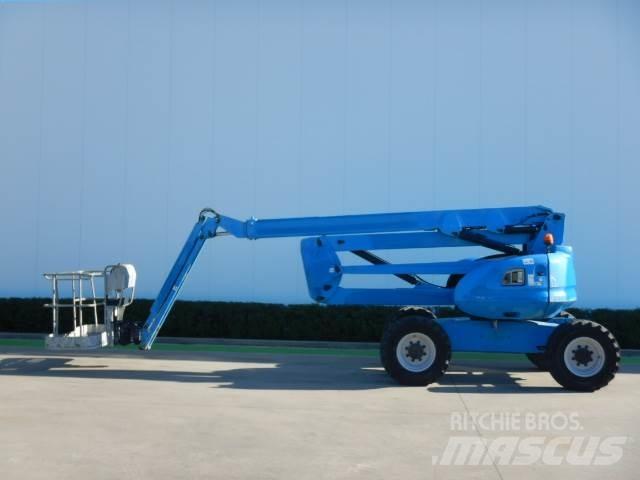 Manitou 200ATJ Strēles pacēlāji