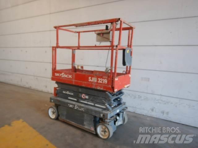 SkyJack SJ3219 Šķerveida pacēlāji