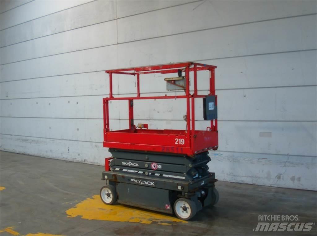SkyJack SJ3219 Šķerveida pacēlāji