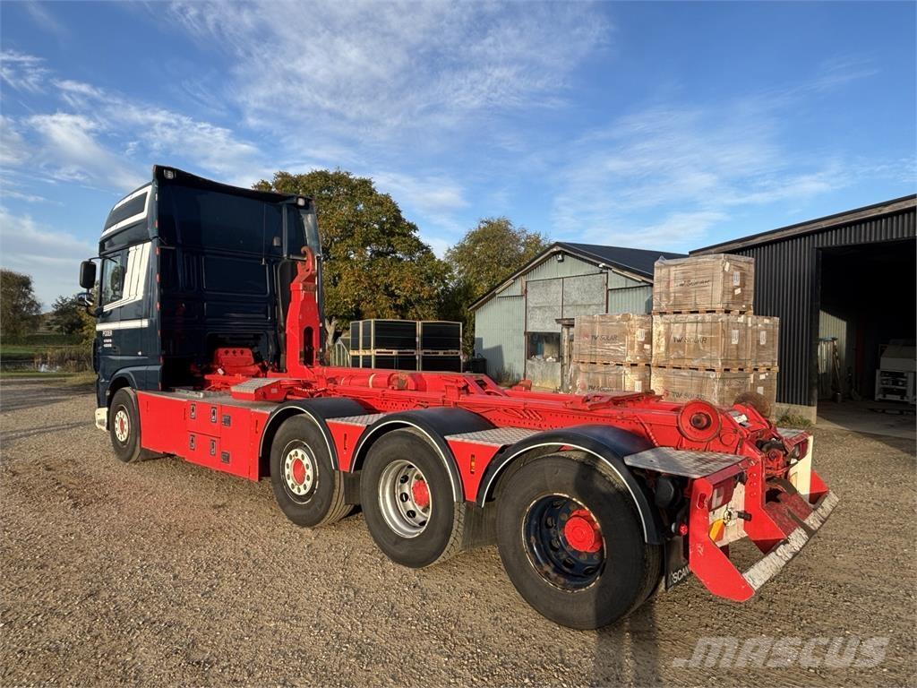 DAF XF 510 FAK 8X2 Treileri ar āķi