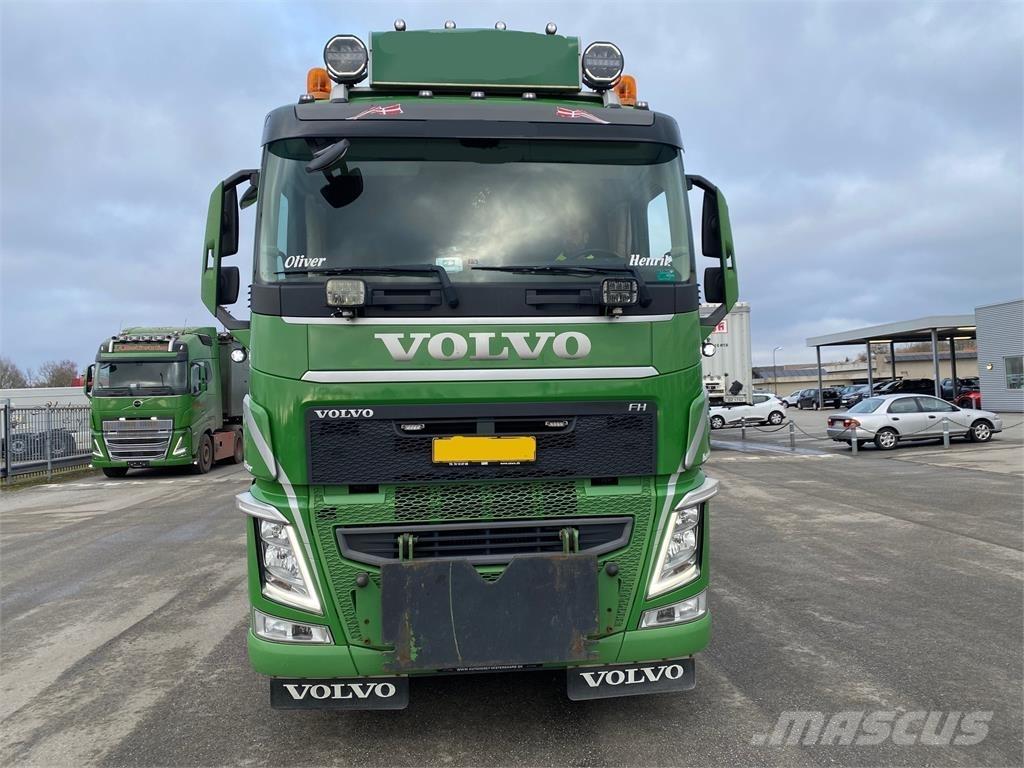 Volvo FH 8x4 Smagās mašīnas ar celtni