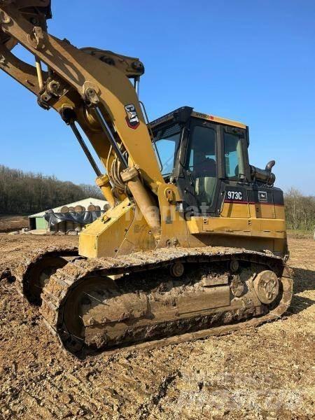 CAT 973C Kāpurķēžu iekrāvēji