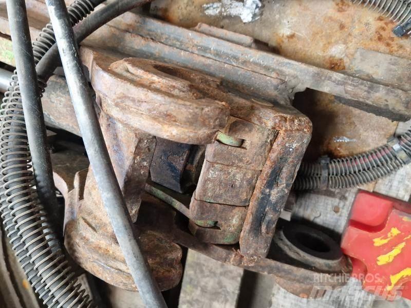 Geith JCB3CX Ātrie savienotāji
