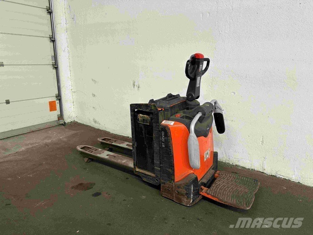 Toyota LPE 200 Zemie palešu pacēlāji